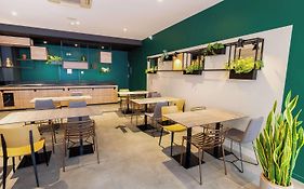 Ibis Pau Centre